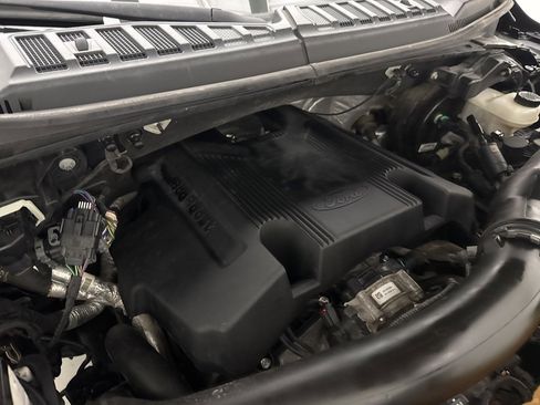 Used 2018 Ford F150 Platinum w/ Equipment Group 701A Luxury image 61