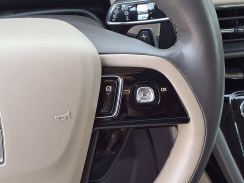 Used 2020 Lincoln Corsair AWD w/ Premium Package image 35