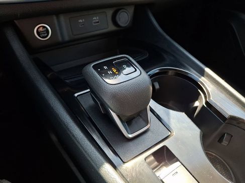 Used 2023 Nissan Rogue SV AWD/4WD image 16