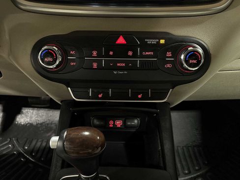 Used 2018 Kia Sorento LX w/ LX V6 Convenience Package image 22