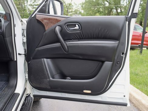 Used 2017 Nissan Armada Platinum AWD/4WD image 37