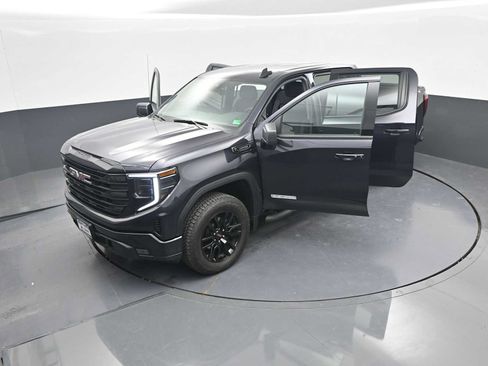 Used 2026 GMC Sierra 1500 Elevation w/ Elevation Select Package AWD/4WD image 49