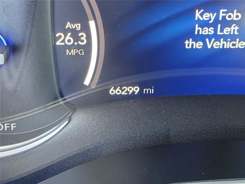 Used 2023 Chrysler Pacifica Touring-L FWD image 25