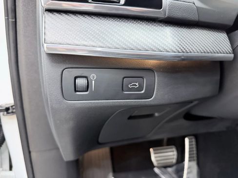 Used 2019 Volvo XC90 T5 R-Design w/ Advanced Package image 14