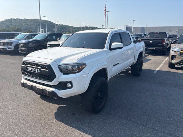 Used 2019 Toyota Tacoma SR5 RWD image 14