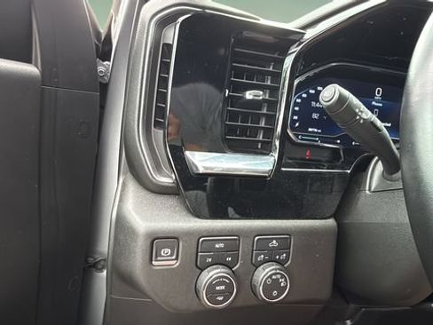 Used 2024 Chevrolet Silverado 1500 LT AWD/4WD image 20