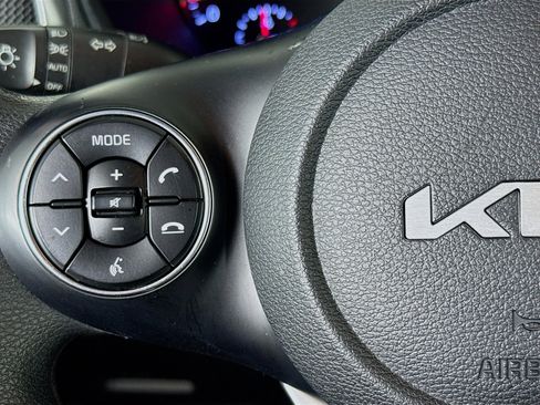 Used 2022 Kia Soul LX w/ Technology Package image 13