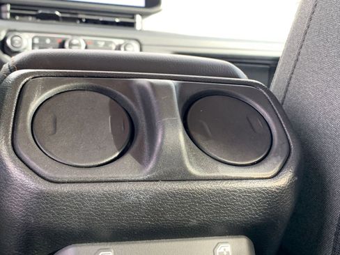 Used 2025 Jeep Wrangler Sahara image 23