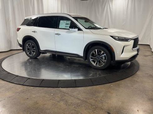 Certified 2025 INFINITI QX60 Luxe w/ Vision Package image 3