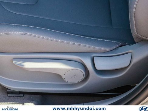 New 2026 Hyundai Elantra SEL Sport FWD image 22
