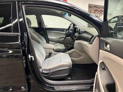 Used 2020 Hyundai Tucson Sport FWD image 17