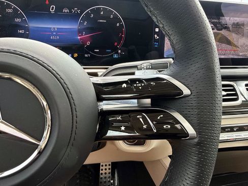 Certified 2026 Mercedes-Benz GLS 450 4MATIC image 34