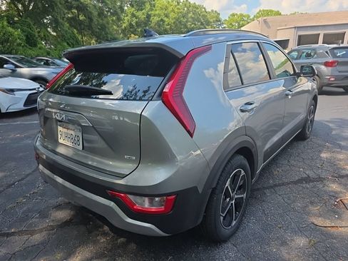 Used 2025 Kia Niro LX FWD image 9