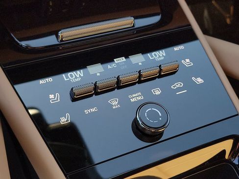New 2026 Porsche Cayenne Coupe AWD/4WD image 32