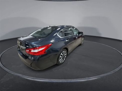 Used 2017 Nissan Altima 2.5 SV image 8