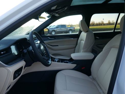 New 2026 Jeep Grand Cherokee Limited image 16