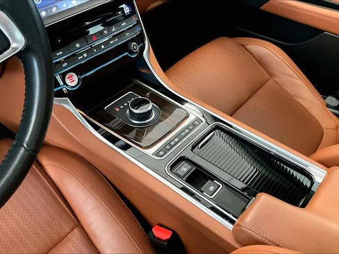 Used 2018 Jaguar XE Portfolio RWD image 16
