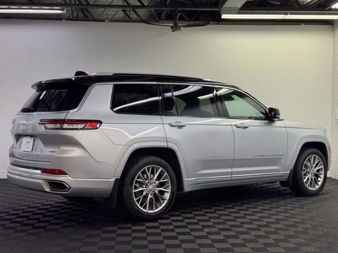 Used 2023 Jeep Grand Cherokee L Summit w/ Advanced Protech Group IV AWD/4WD image 2