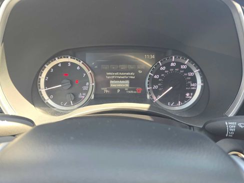 Used 2025 Toyota Highlander XLE FWD image 25