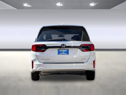 New 2026 Honda Odyssey Touring image 9