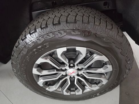 Used 2026 GMC Canyon Denali AWD/4WD image 10