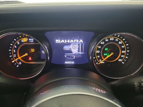 Used 2019 Jeep Wrangler Unlimited Sahara AWD/4WD image 17