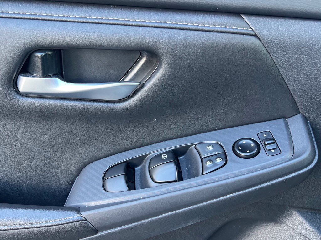 Used 2025 Nissan Sentra SV FWD image 20