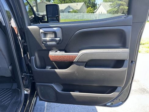 Used 2019 GMC Sierra 2500 SLE w/ SLE Preferred Package AWD/4WD image 20