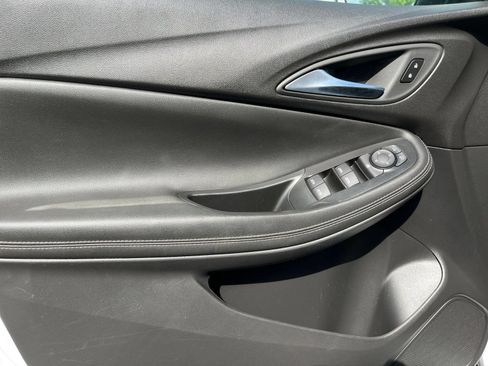 Used 2025 Buick Encore GX Preferred FWD image 18