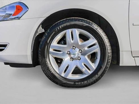 Used 2016 Chevrolet Impala LT image 9