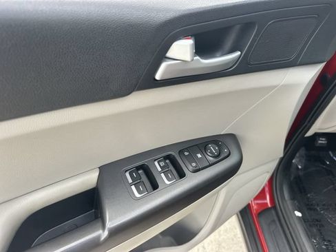 Certified 2021 Kia Sportage LX FWD image 18