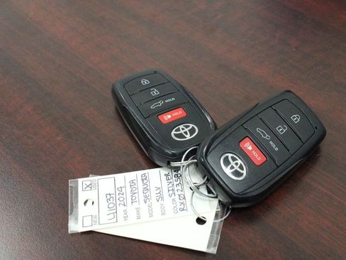Certified 2024 Toyota Sequoia Limited AWD/4WD image 31