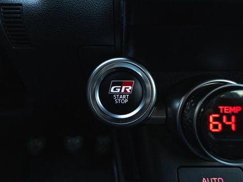 Used 2024 Toyota GR86 Premium image 15