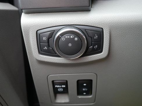Used 2020 Ford F150 XLT w/ Equipment Group 302A Luxury AWD/4WD image 26