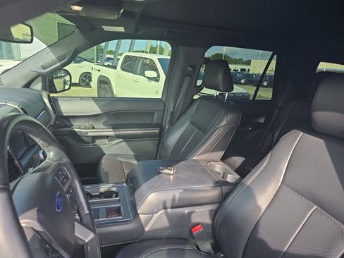 Used 2021 Ford Expedition XLT RWD image 15