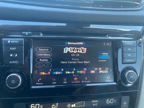 Used 2022 Nissan Rogue Sport SL w/ Premium Package image 19