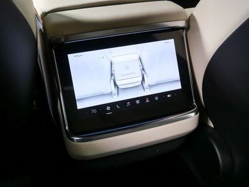 Used 2022 Tesla Model S image 18