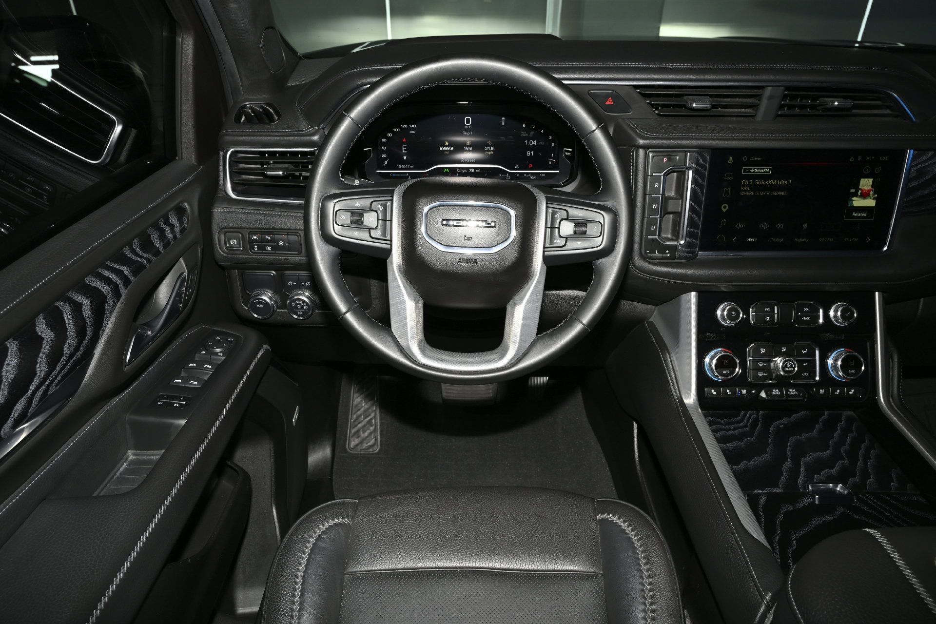 Used 2023 GMC Yukon XL Denali RWD image 18