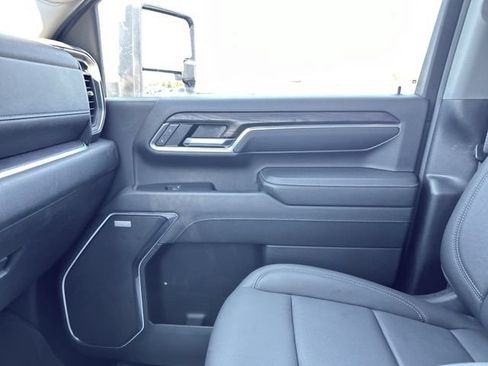 Used 2024 GMC Sierra 2500 SLT AWD/4WD image 42
