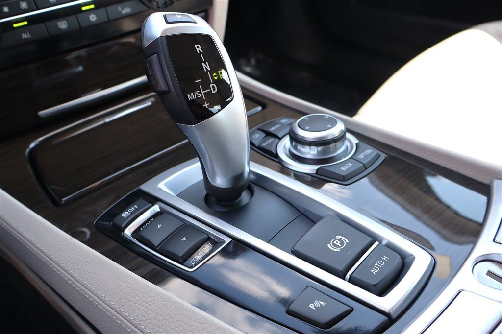 Used 2012 BMW 740Li RWD image 28
