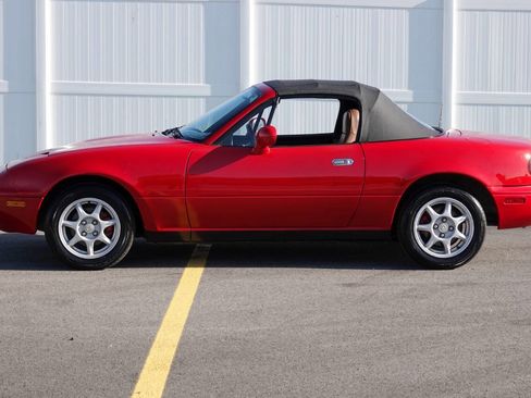 Used 1996 MAZDA MX-5 Miata M-Edition RWD image 13