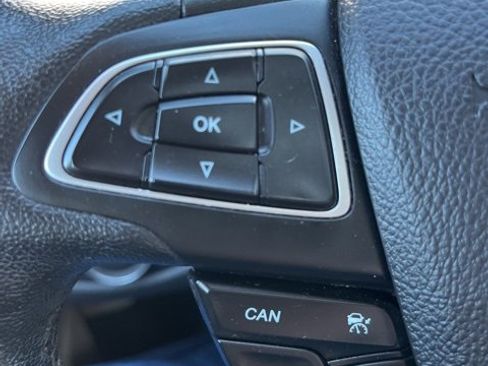 Used 2019 Ford Escape Titanium image 18