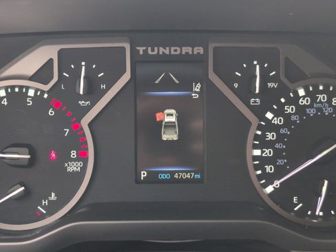 Used 2022 Toyota Tundra SR5 w/ SR5 Convenience Package image 15