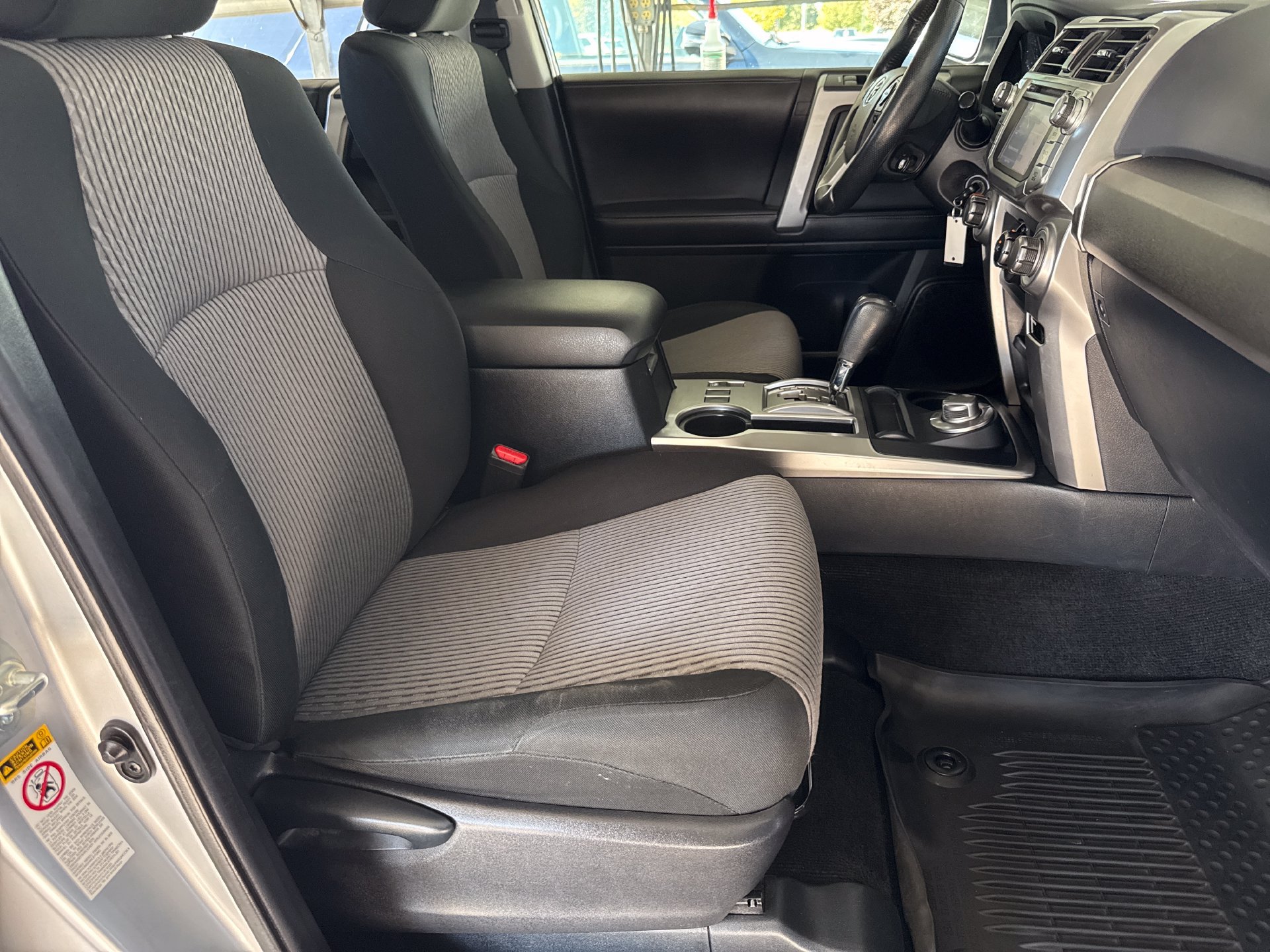 Used 2017 Toyota 4Runner SR5 AWD/4WD image 20