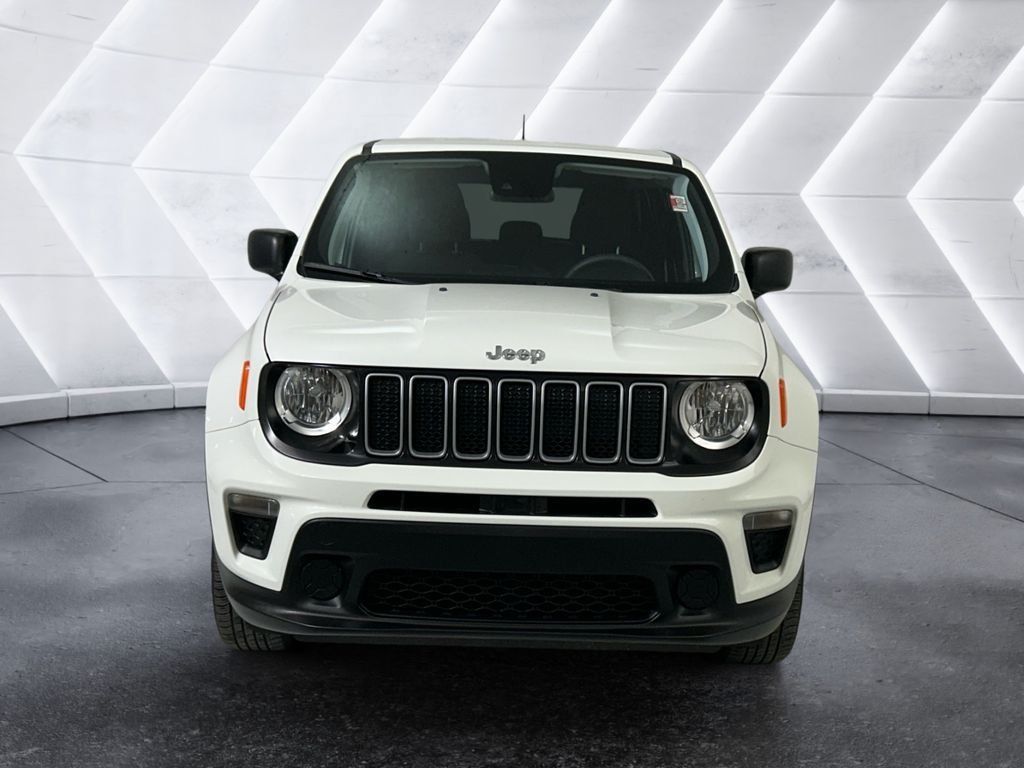 Used 2023 Jeep Renegade Latitude AWD/4WD image 2