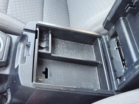 Used 2022 Toyota Tacoma SR image 22