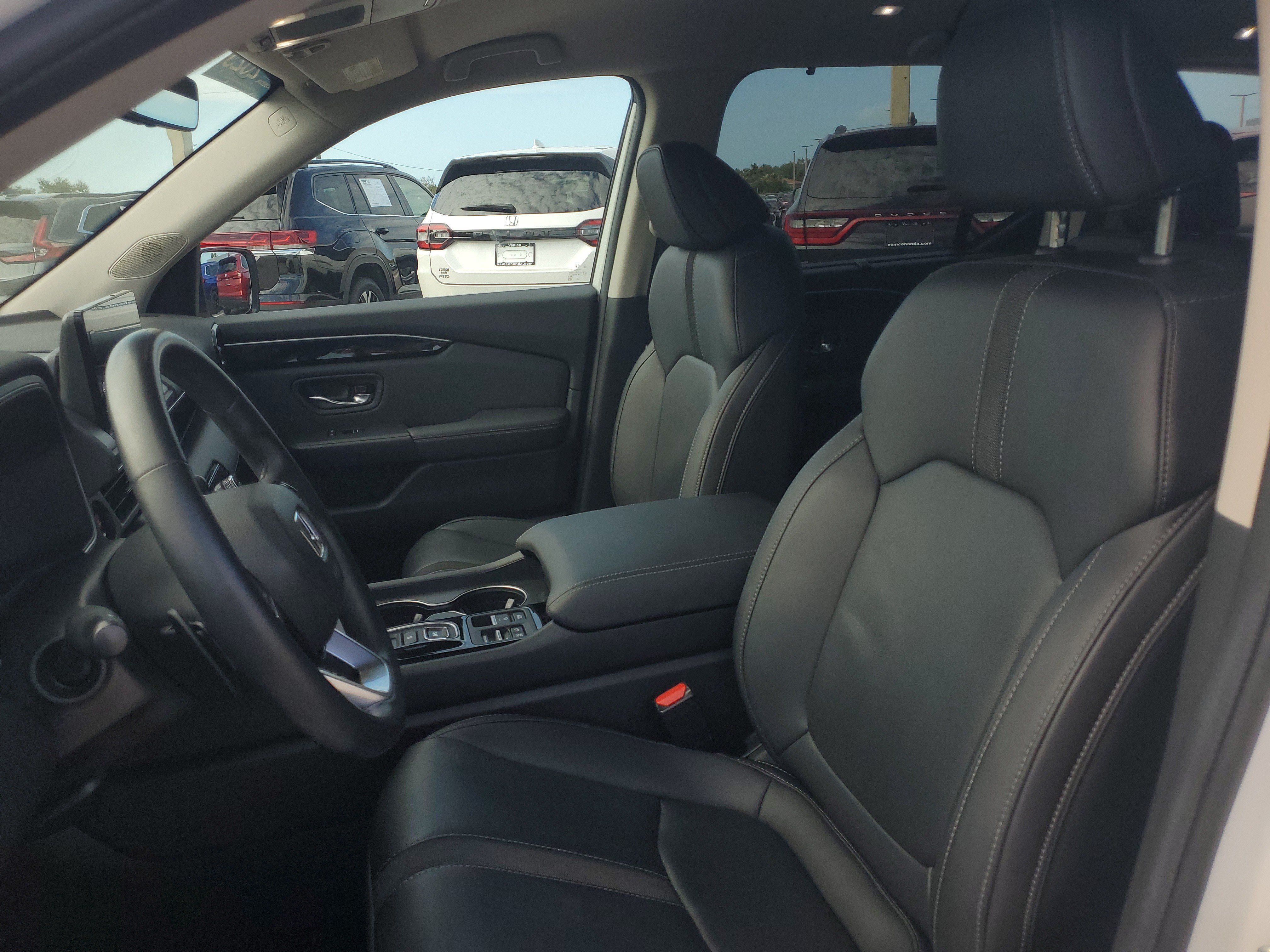 Used 2025 Honda Pilot EX-L image 19