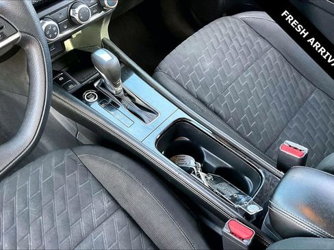 Used 2023 Nissan Kicks SV image 17