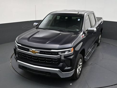 Used 2023 Chevrolet Silverado 1500 LT w/ Z71 Off-Road Package AWD/4WD image 19