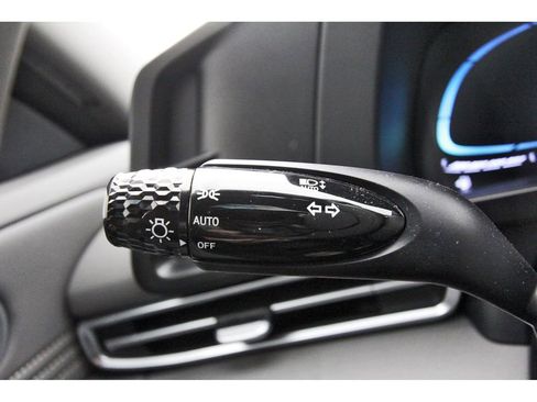 Certified 2025 Hyundai Elantra Sport image 20